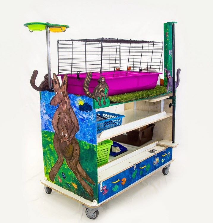 Animal-assisted therapy cart